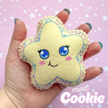 Load image into Gallery viewer, Star Pocket Hug - Cookie - Essential Oil Diffuser