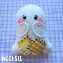 Load image into Gallery viewer, Collectable Pocket Hug - BooOopsies Essential Oil Diffuser
